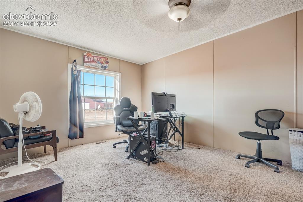 Image 10 of 19: Office