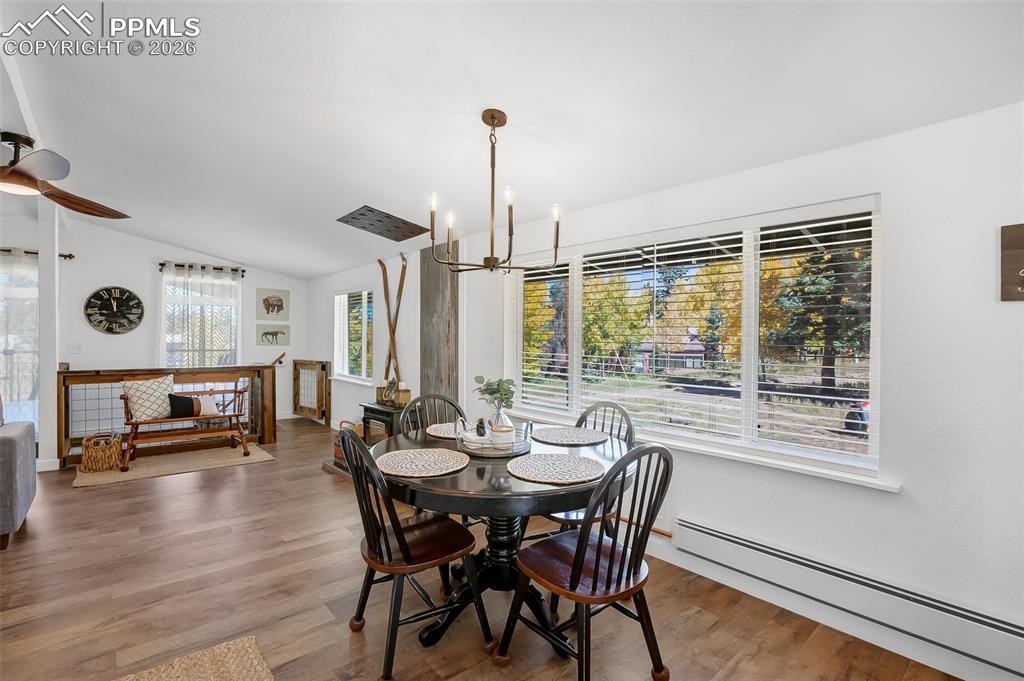 Image 15 of 34: Dining Area