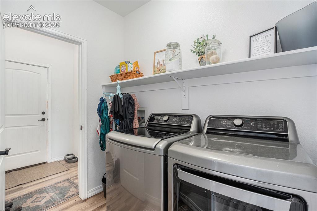 Image 9 of 31: Laundry