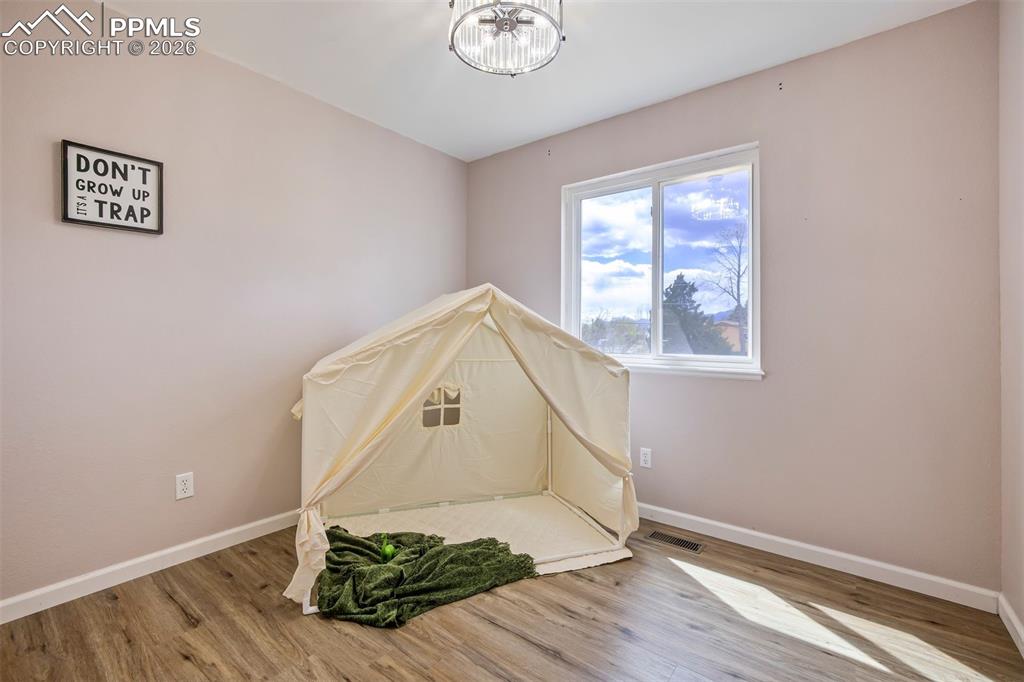 Image 18 of 43: Bedroom