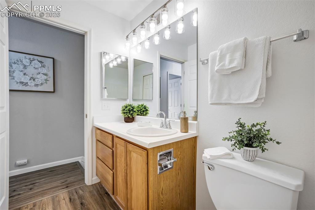 Image 22 of 43: Bathroom