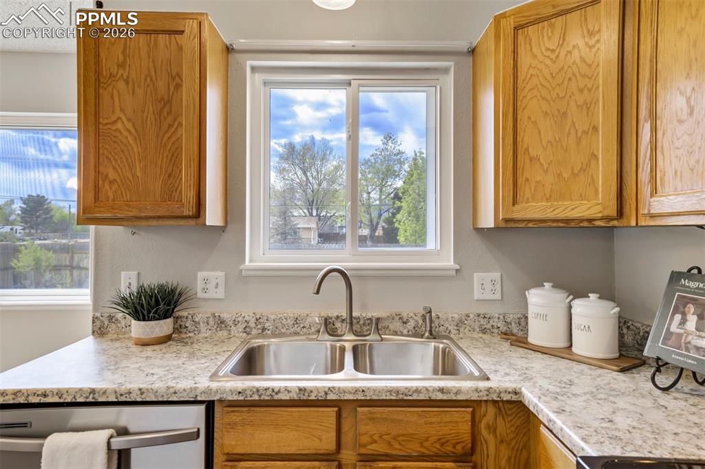 Image 8 of 43: Kitchen