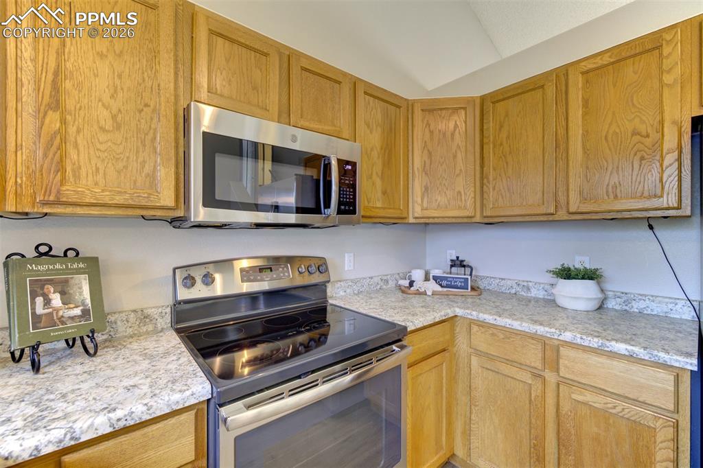 Image 9 of 43: Kitchen
