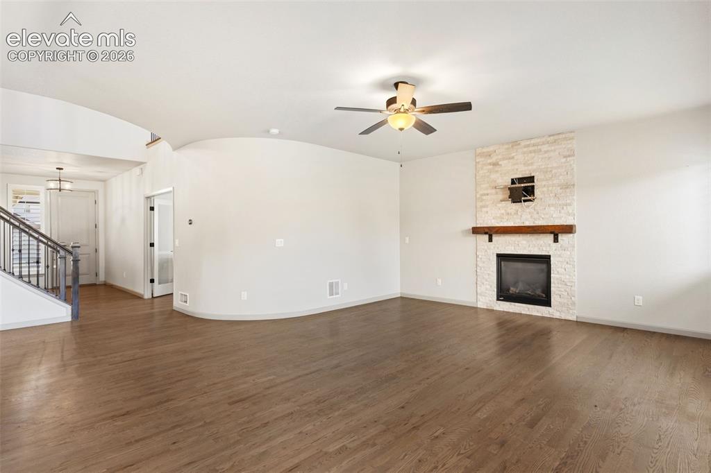 Image 13 of 50: Family Room