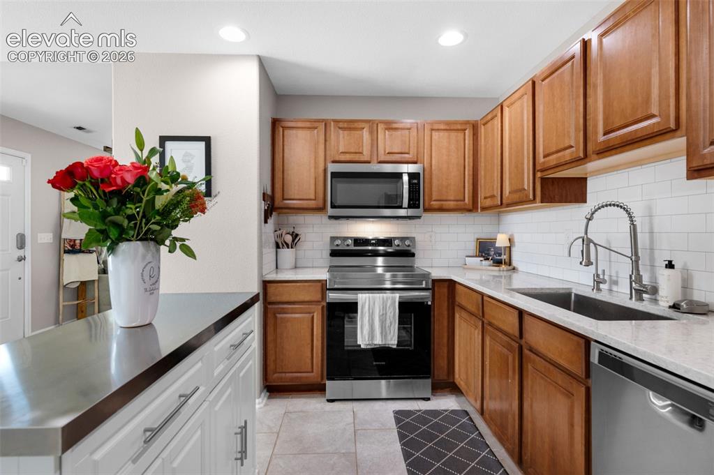 Image 9 of 35: Kitchen