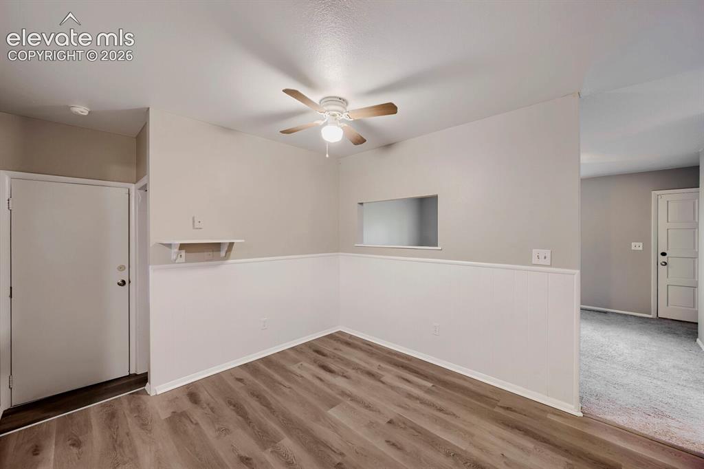 Image 11 of 31: Living Room