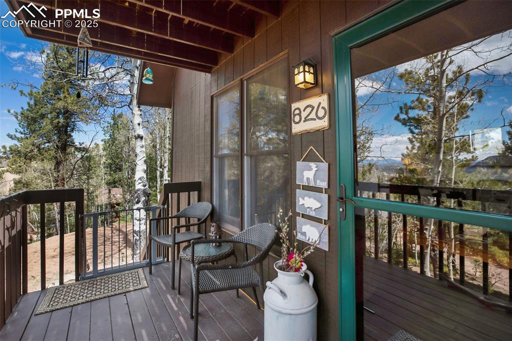 Image 14 of 47: Deck