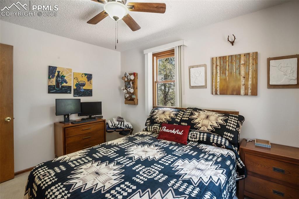 Image 18 of 47: Bedroom