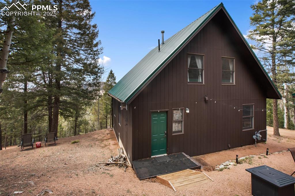 Image 32 of 47: Back of Structure