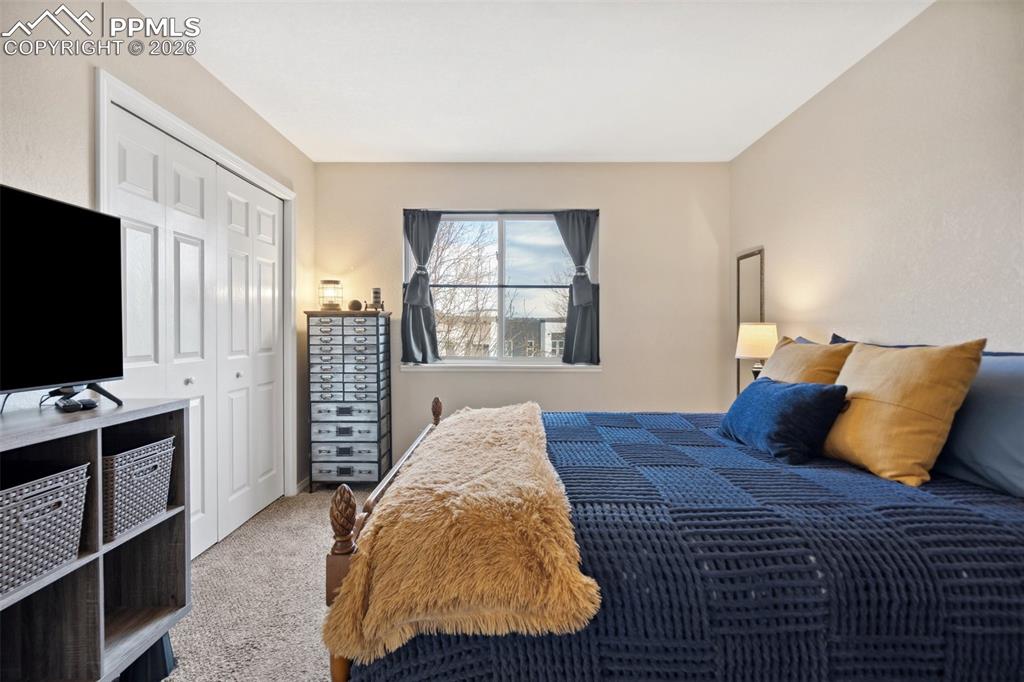 Image 18 of 37: Bedroom