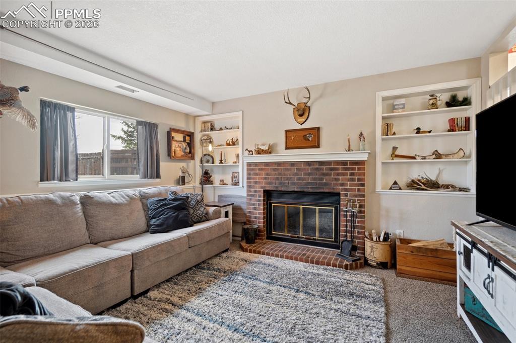 Image 20 of 37: Living Room