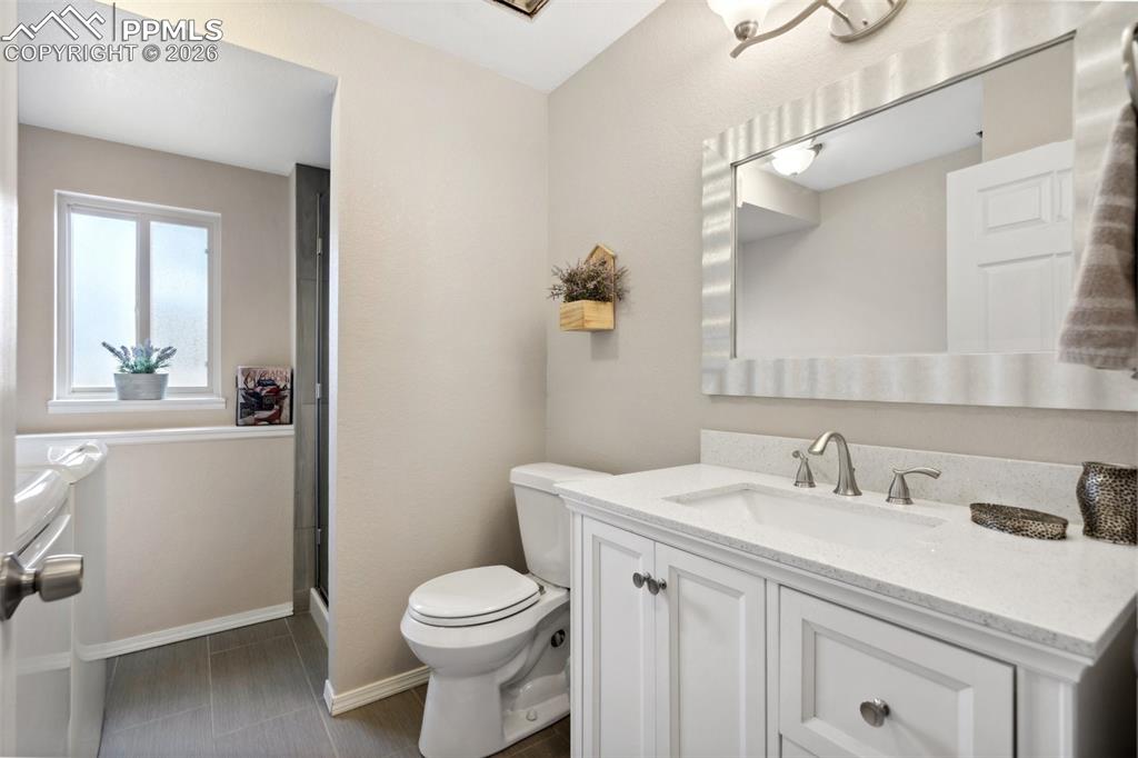 Image 22 of 37: Bathroom