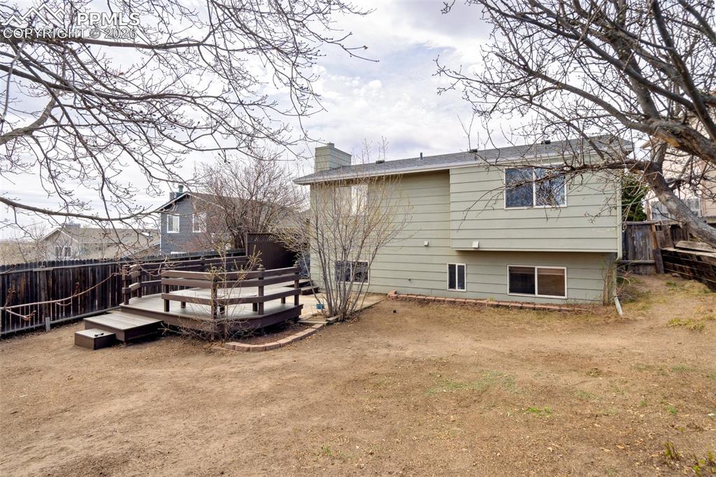 Image 27 of 37: Back of Structure