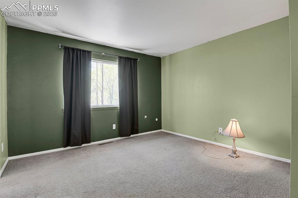 Image 11 of 29: Kitchen