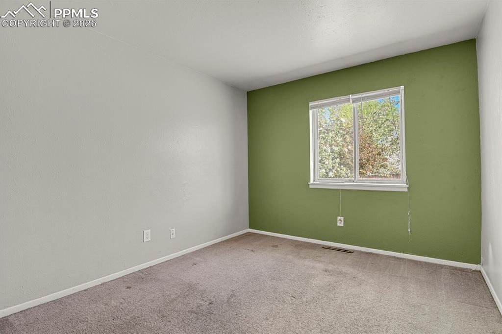 Image 14 of 29: Half Bathroom - en suite 