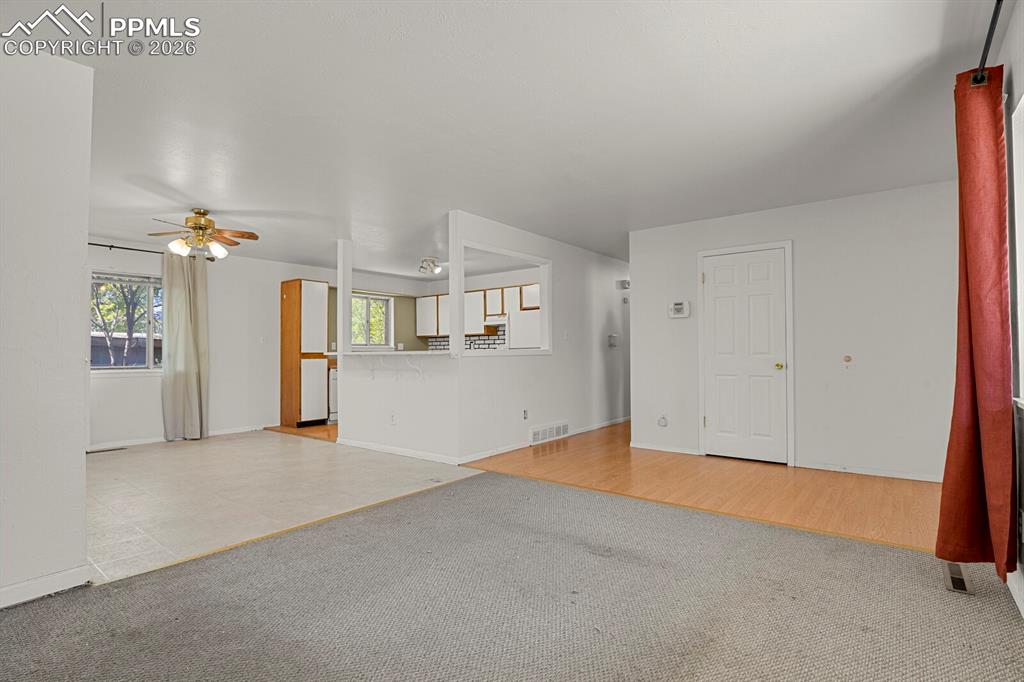 Image 5 of 29: Entry