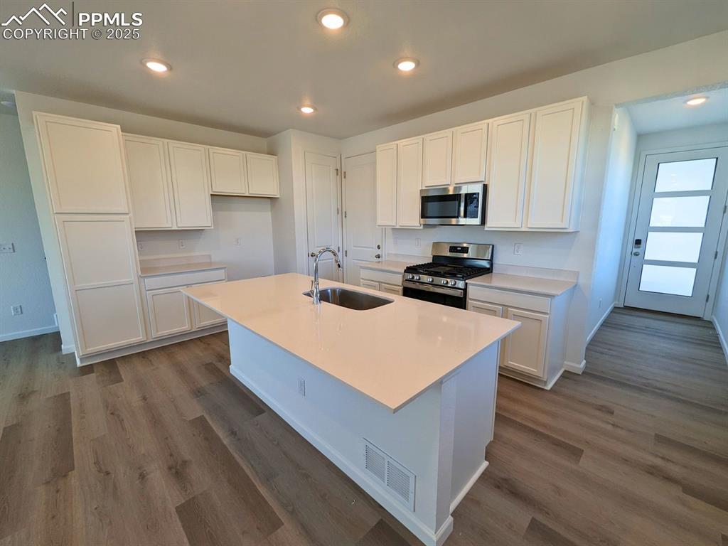 Image 3 of 12: Kitchen