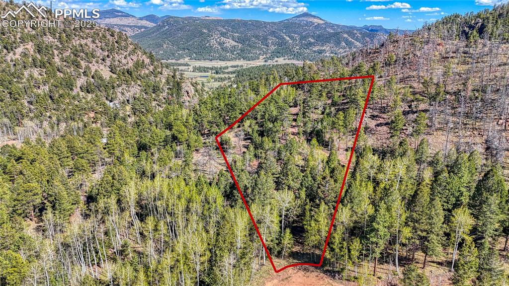 Image 2 of 38: Property lines are approximate and not a survey