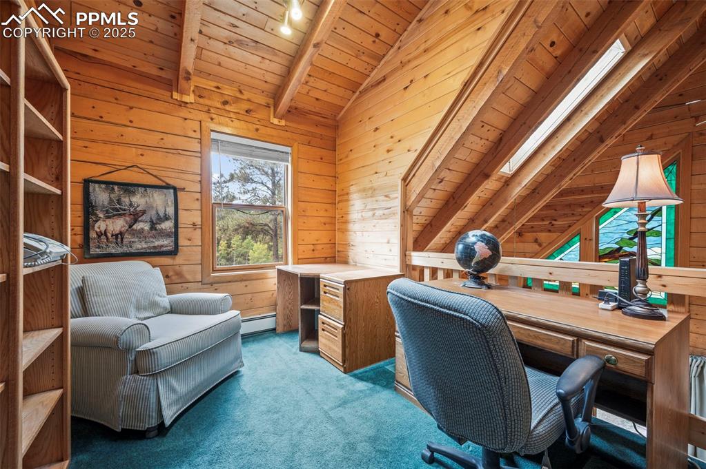 Image 18 of 39: Office