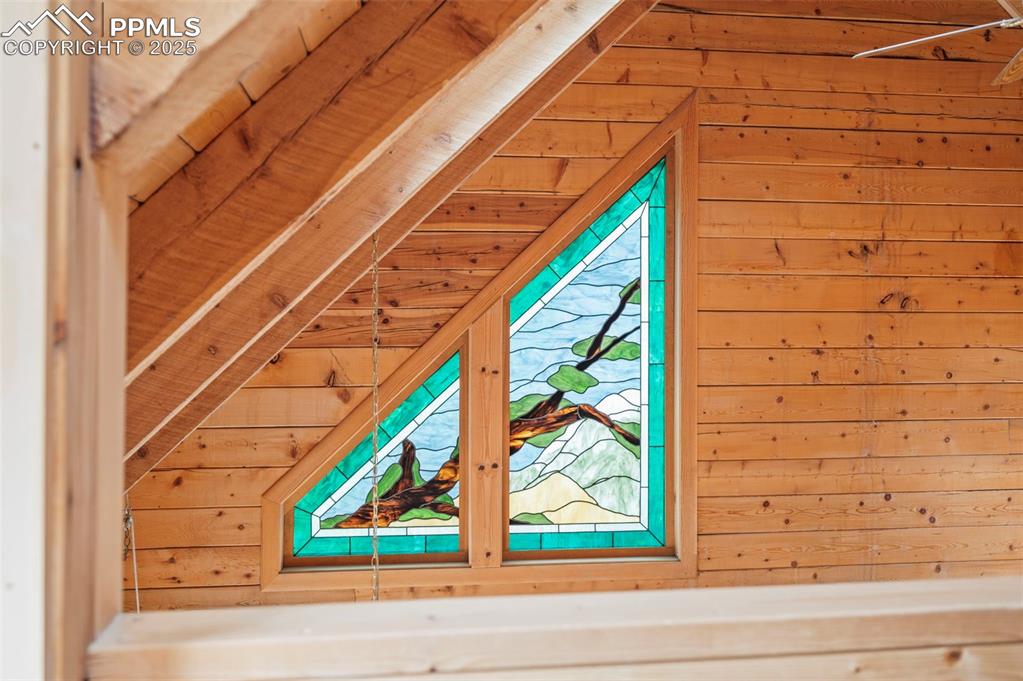 Image 19 of 39: Bonus Room