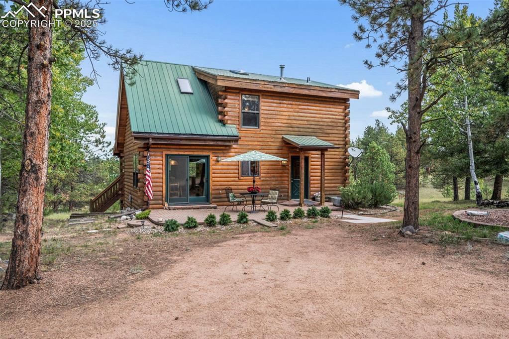 Image 39 of 39: Back of Structure