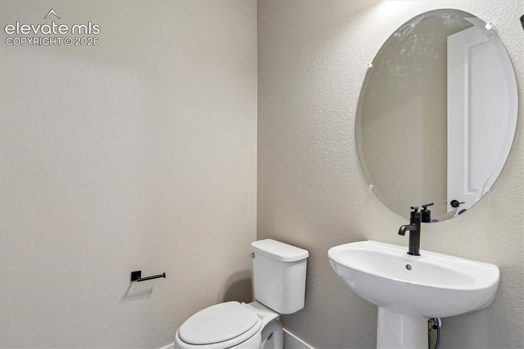 Image 13 of 24: Bathroom