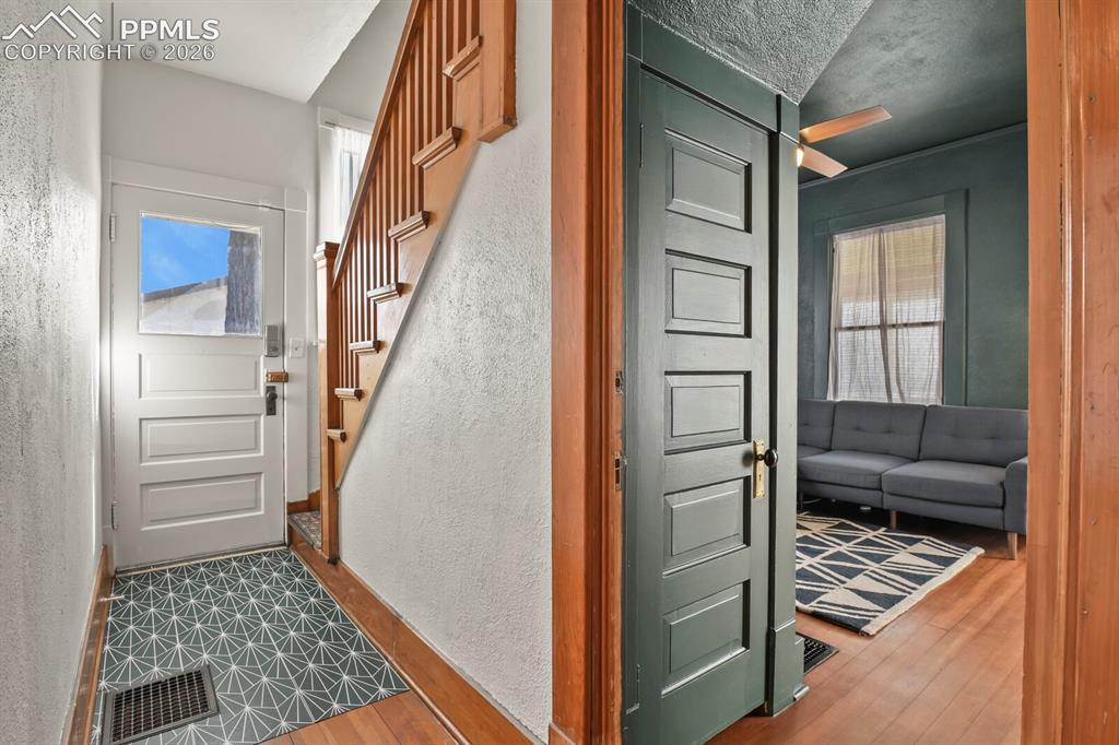 Image 14 of 34: Easy conversion back
to a two-unit
configuration by adding
a wall at the
