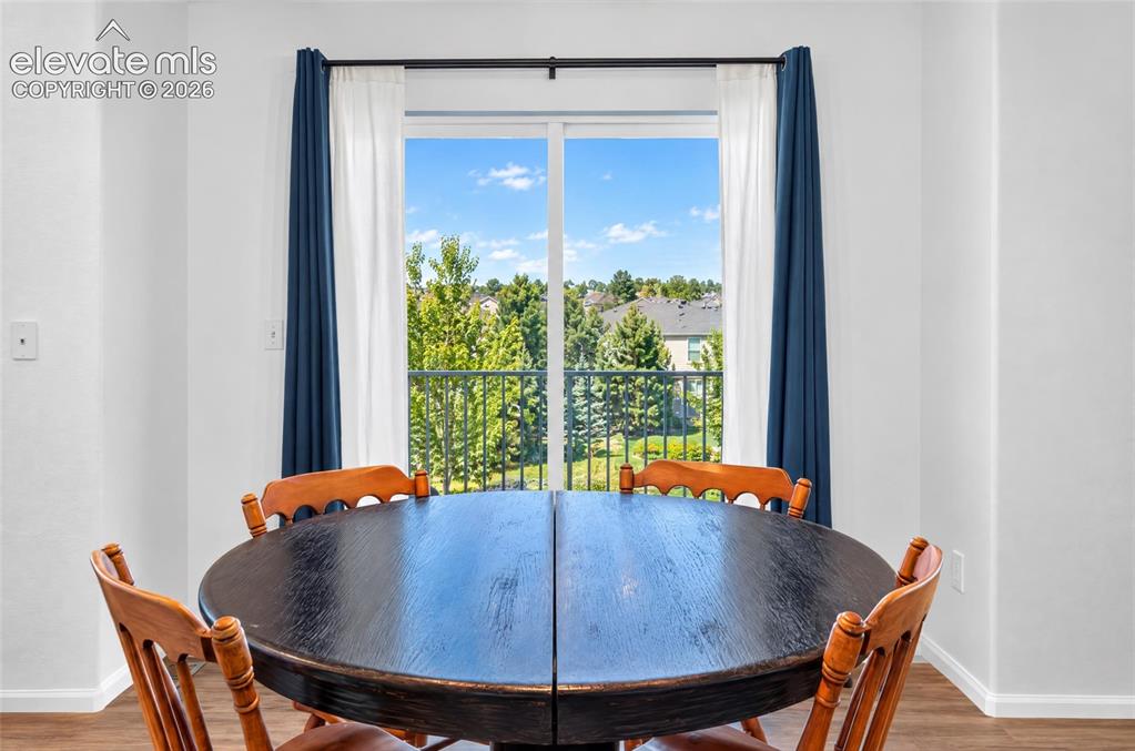 Image 11 of 44: Dining Area