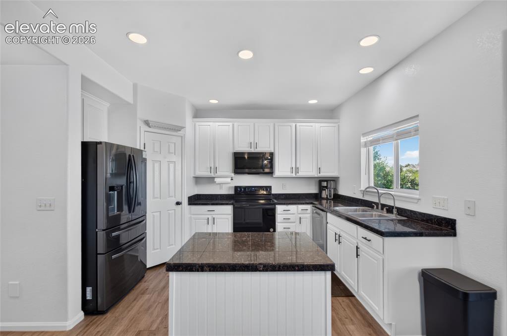 Image 8 of 44: Kitchen