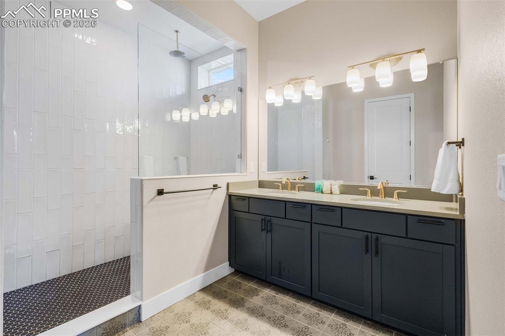 Image 11 of 38: ensuite primary bathroom