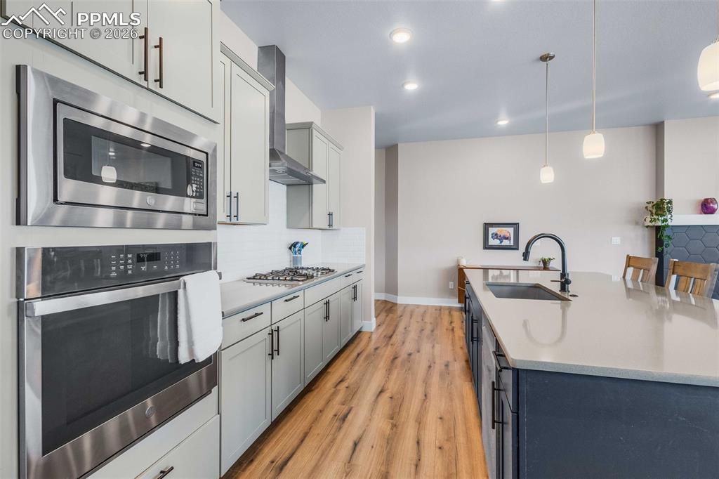 Image 2 of 38: Kitchen