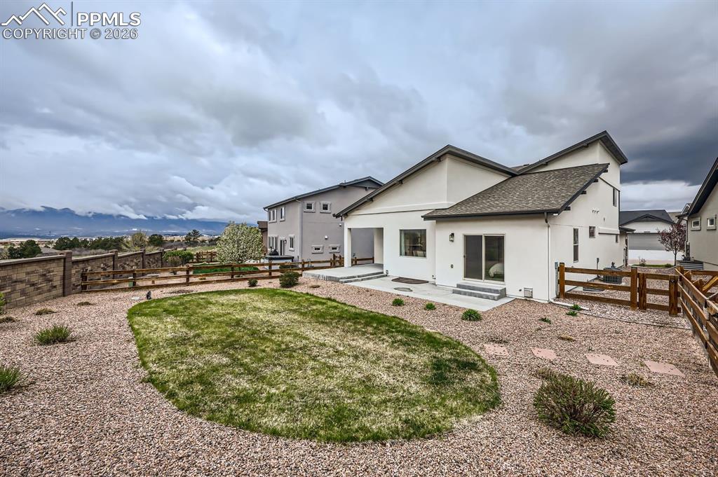 Image 26 of 27: Back of Structure