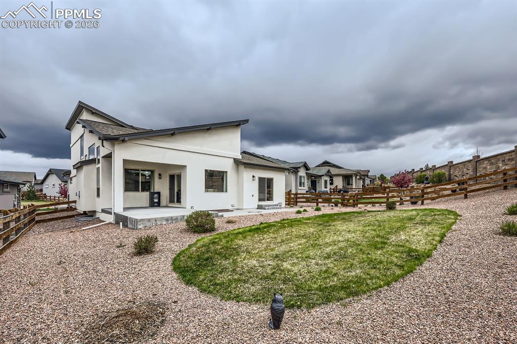 Image 27 of 27: Back of Structure