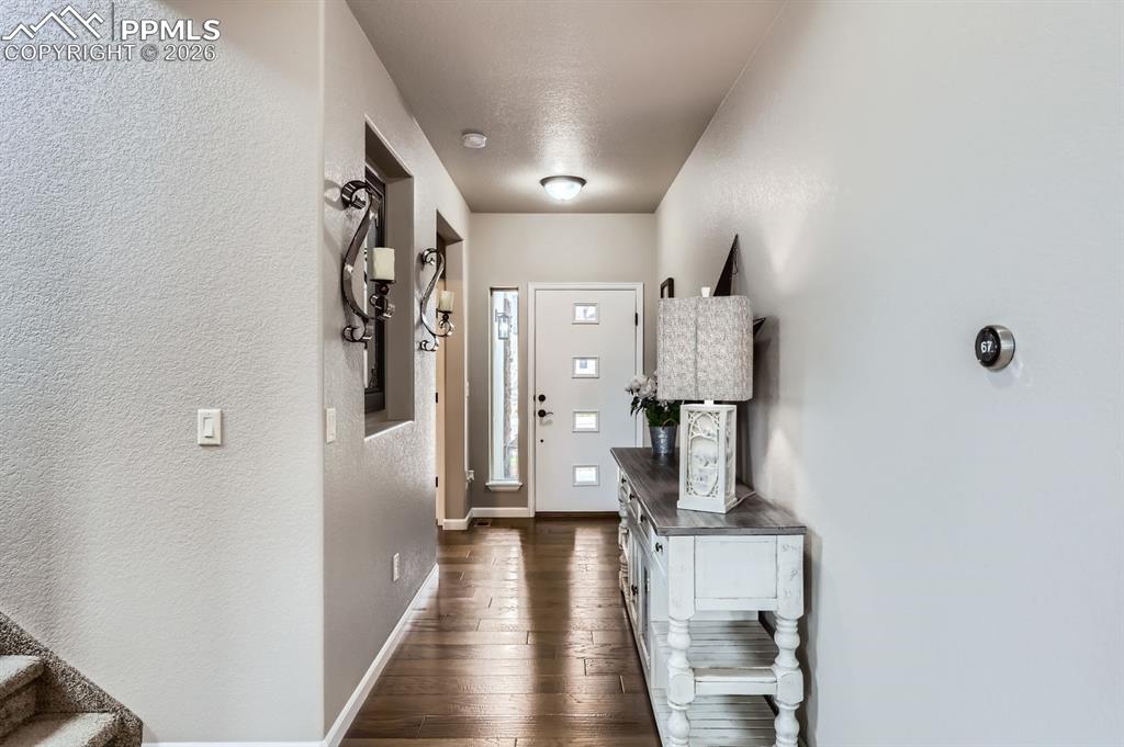 Image 4 of 27: Entry