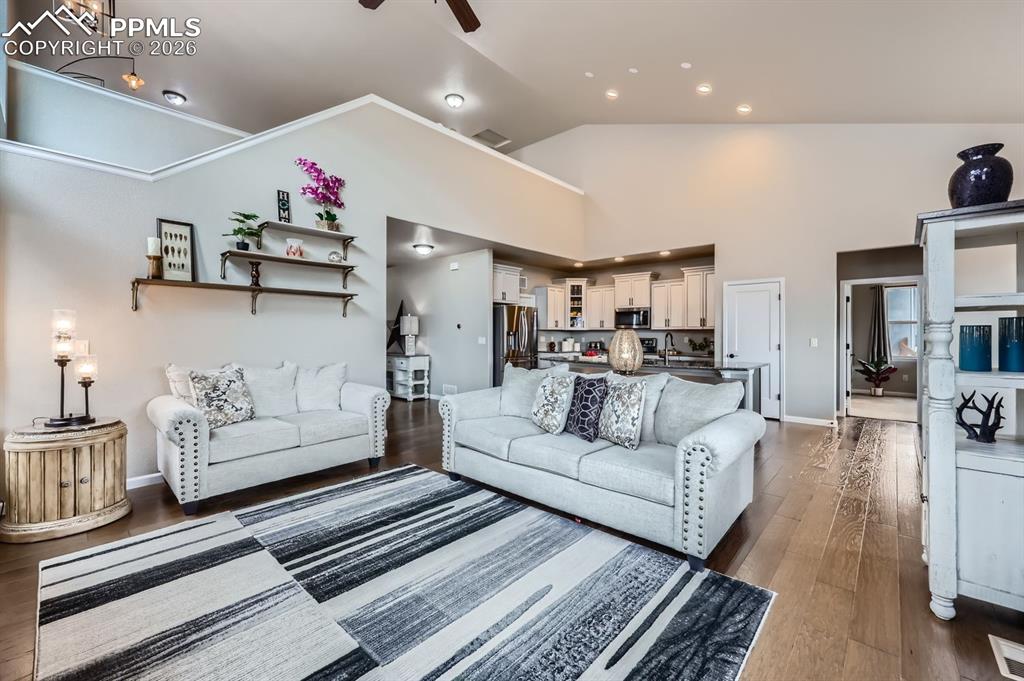 Image 6 of 27: Living Room