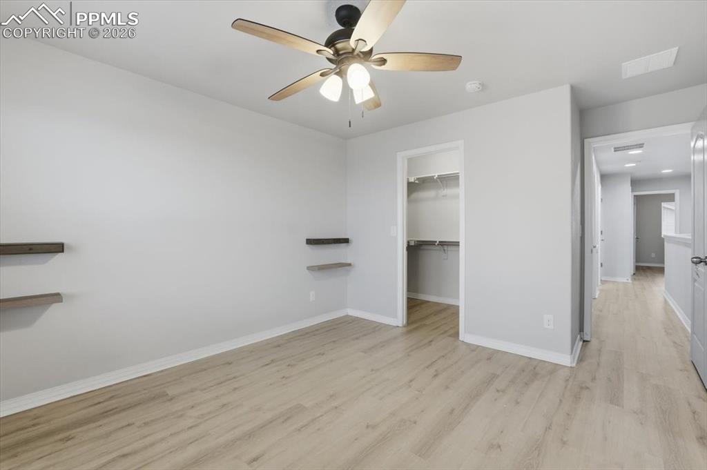 Image 18 of 38: Bedroom