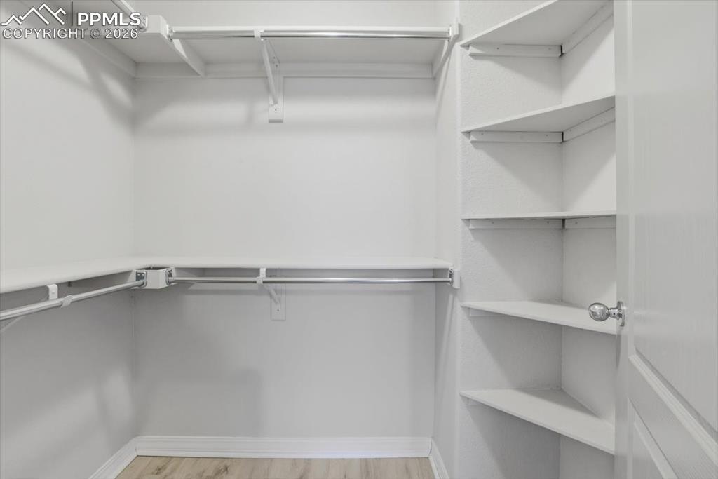 Image 20 of 38: Closet