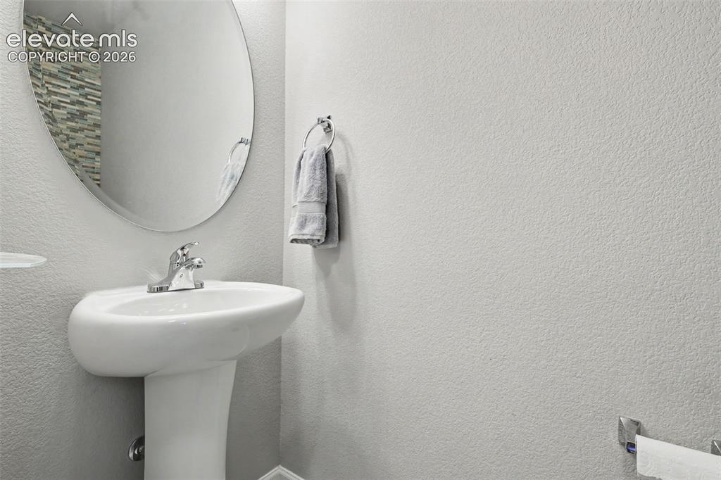 Image 7 of 34: Half Bath