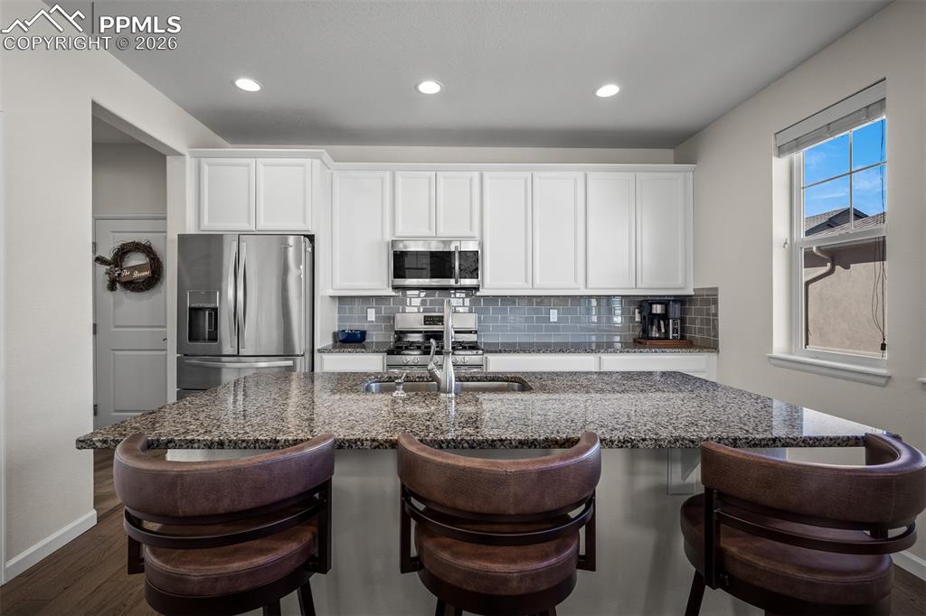 Image 13 of 49: Kitchen