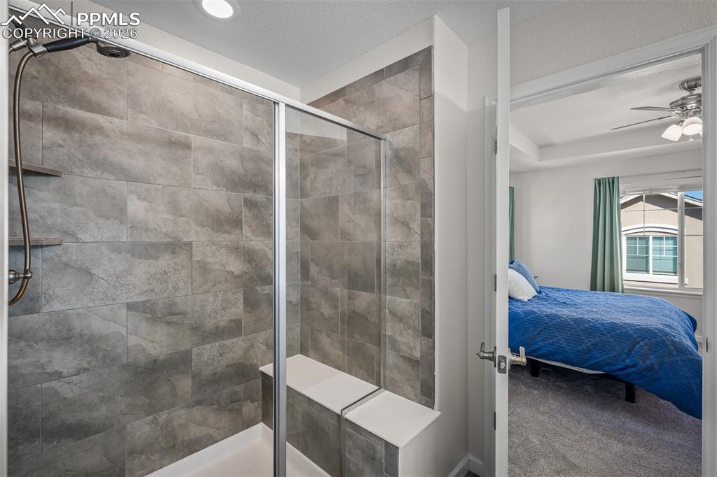 Image 24 of 49: Bathroom