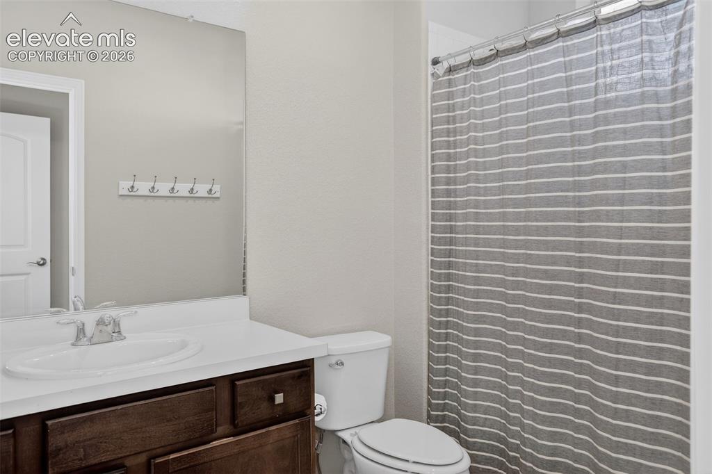 Image 27 of 42: Bathroom