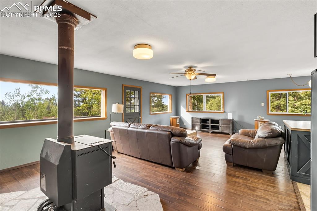 Image 3 of 39: Living Room