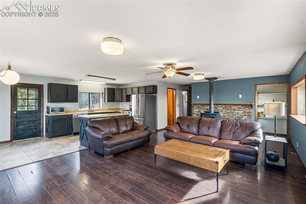 Image 6 of 39: Living Room