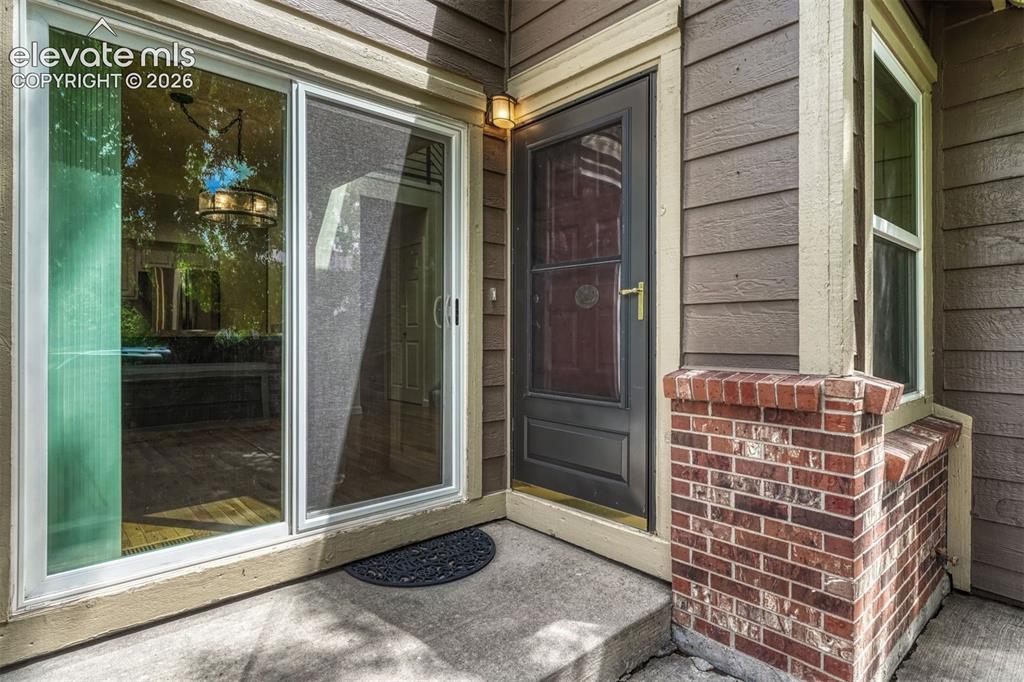 Image 15 of 48: Entry