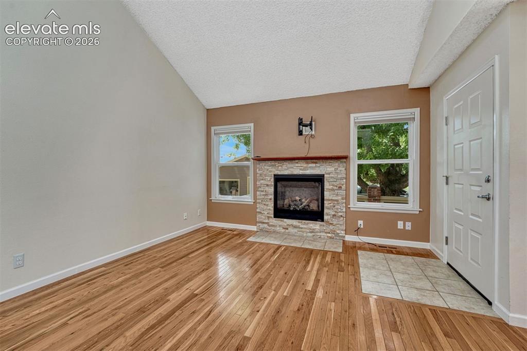 Image 18 of 48: Living Room