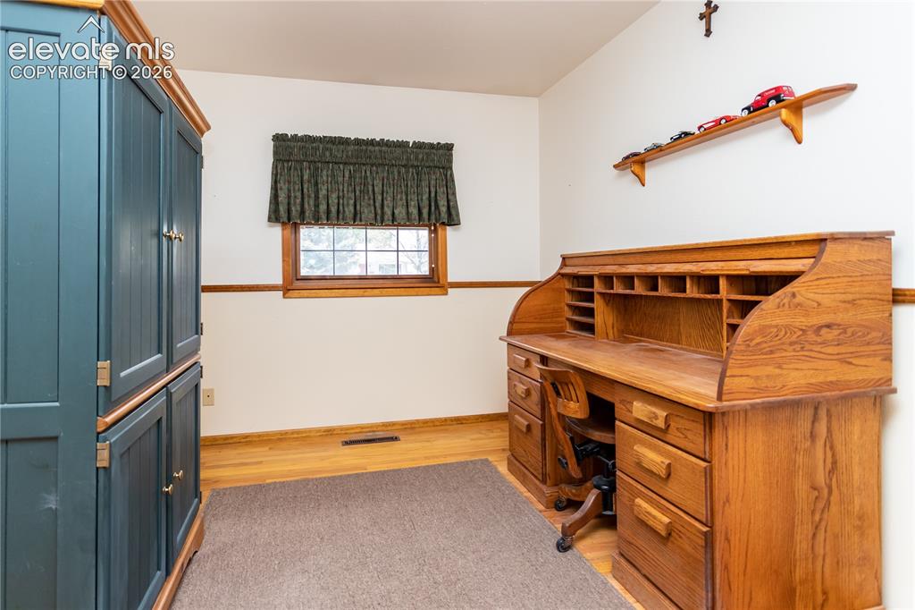 Image 19 of 43: Bedroom