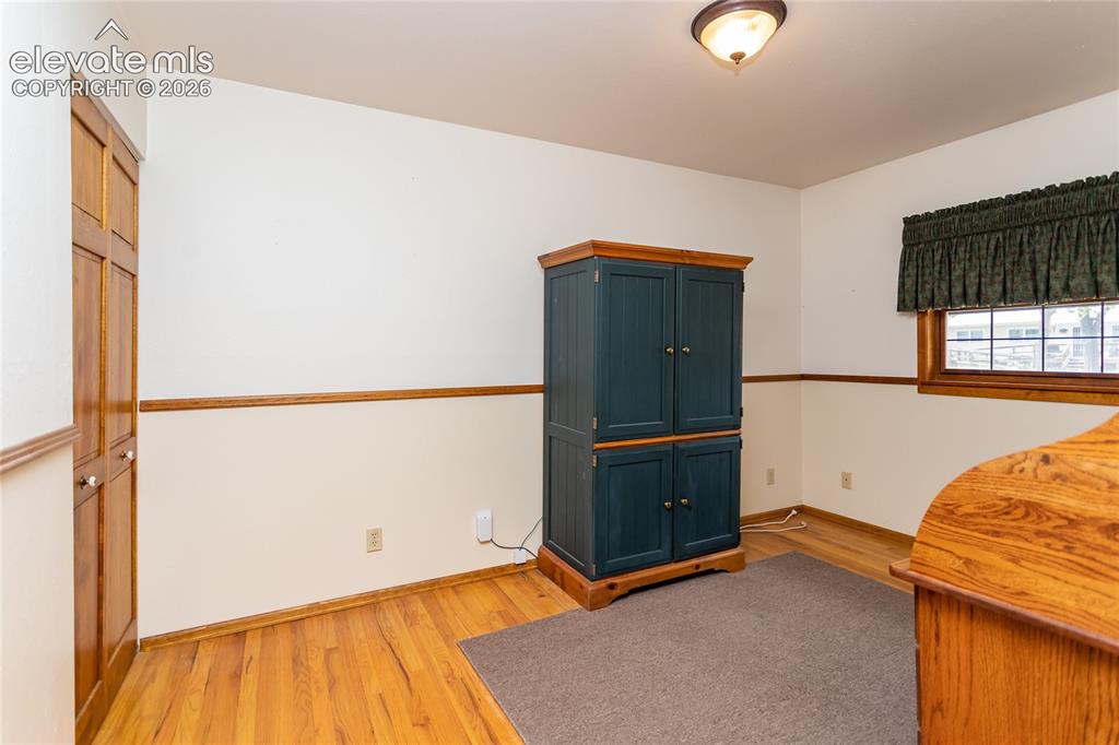 Image 21 of 43: Bedroom