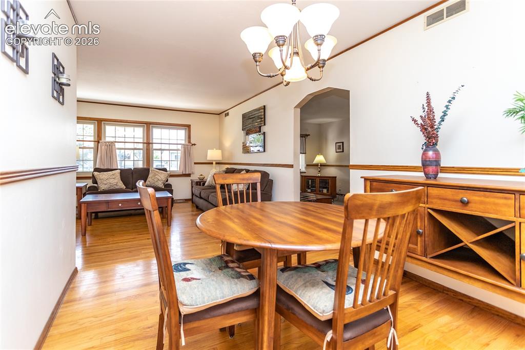 Image 9 of 43: Dining Area