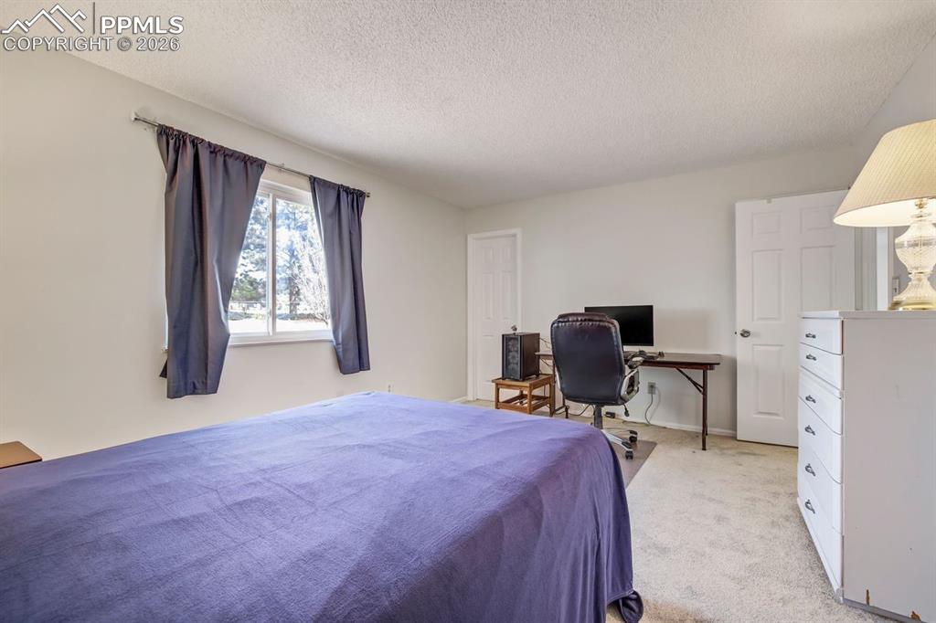 Image 14 of 43: Bedroom