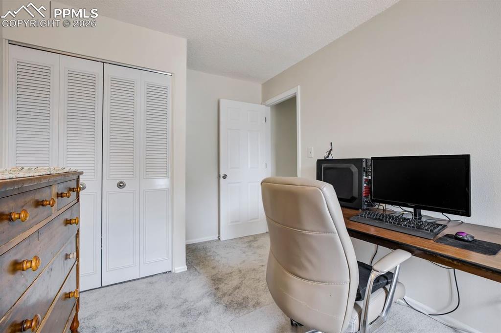 Image 19 of 43: Office